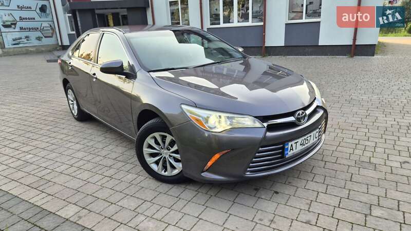 Седан Toyota Camry 2016 в Львові