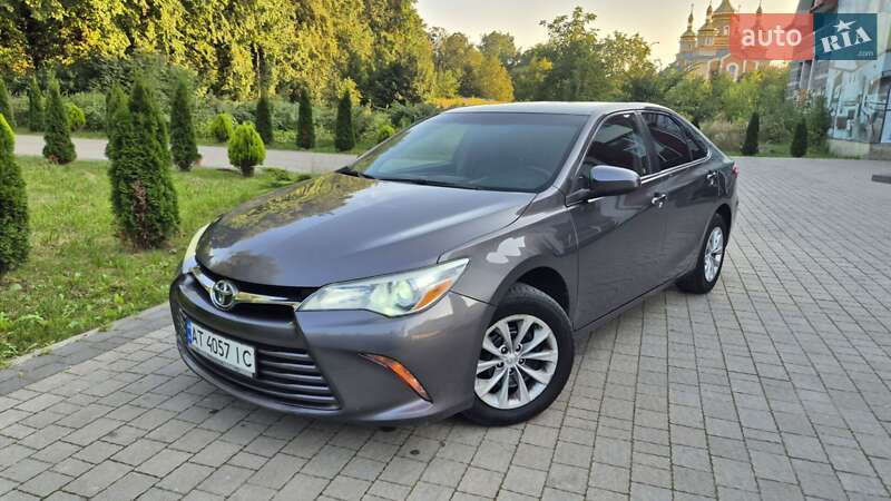 Седан Toyota Camry 2016 в Львові