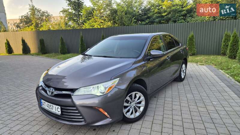 Седан Toyota Camry 2016 в Львові