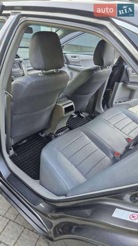 Седан Toyota Camry 2016 в Львові