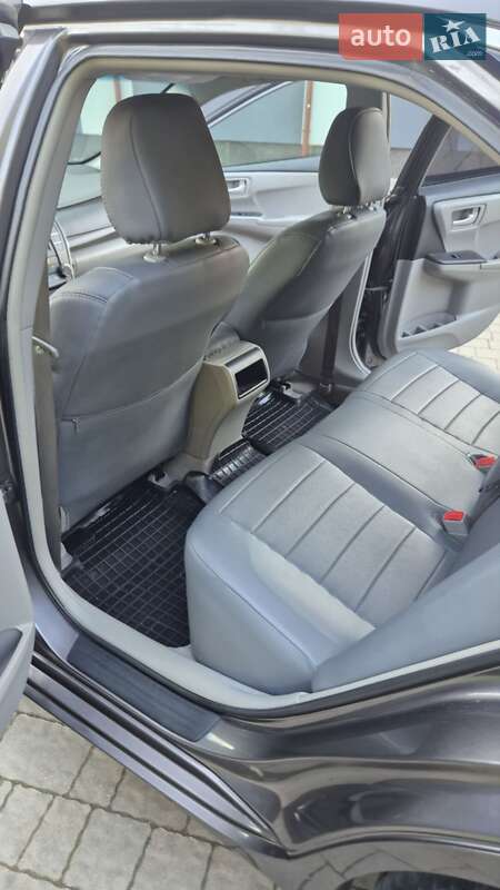 Седан Toyota Camry 2016 в Львові