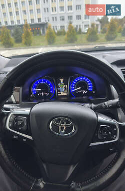 Седан Toyota Camry 2015 в 