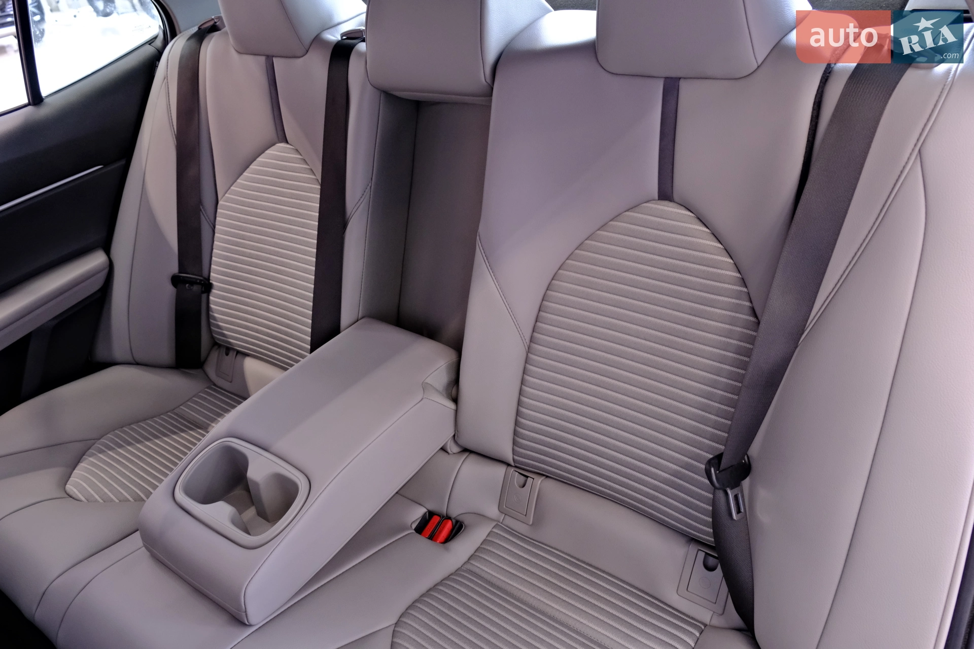 2019 Toyota Camry - мініатюра 38