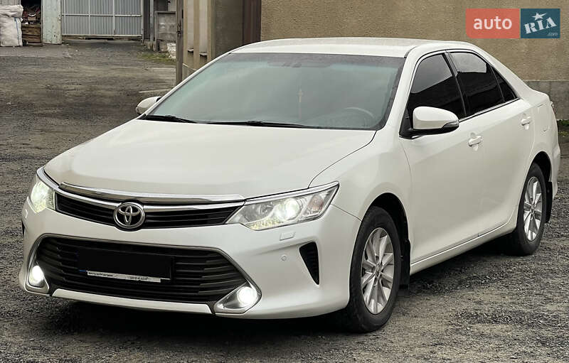 Седан Toyota Camry 2015 в Одессе