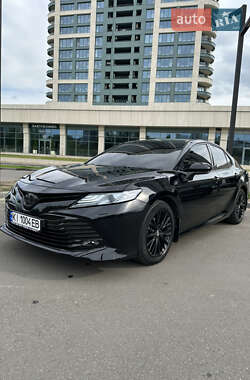 Седан Toyota Camry 2017 в 