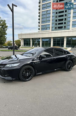 Седан Toyota Camry 2017 в 