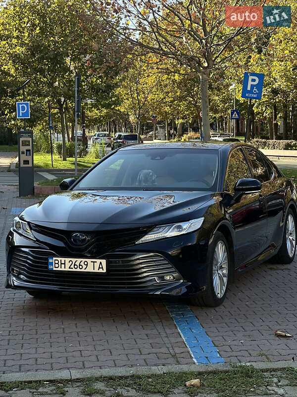 Седан Toyota Camry 2020 в Одессе