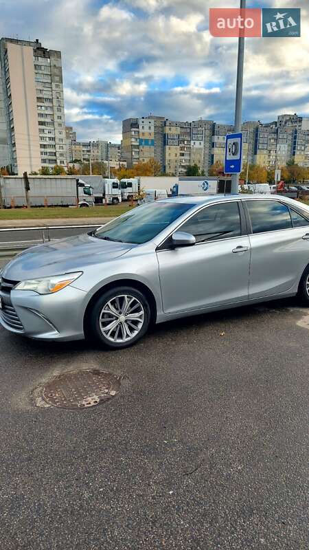 Седан Toyota Camry 2015 в Києві