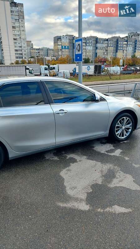 Седан Toyota Camry 2015 в Києві