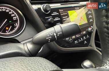Седан Toyota Camry 2018 в 