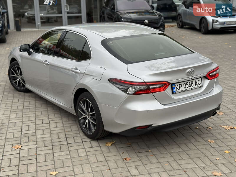 Седан Toyota Camry 2021 в Днепре
