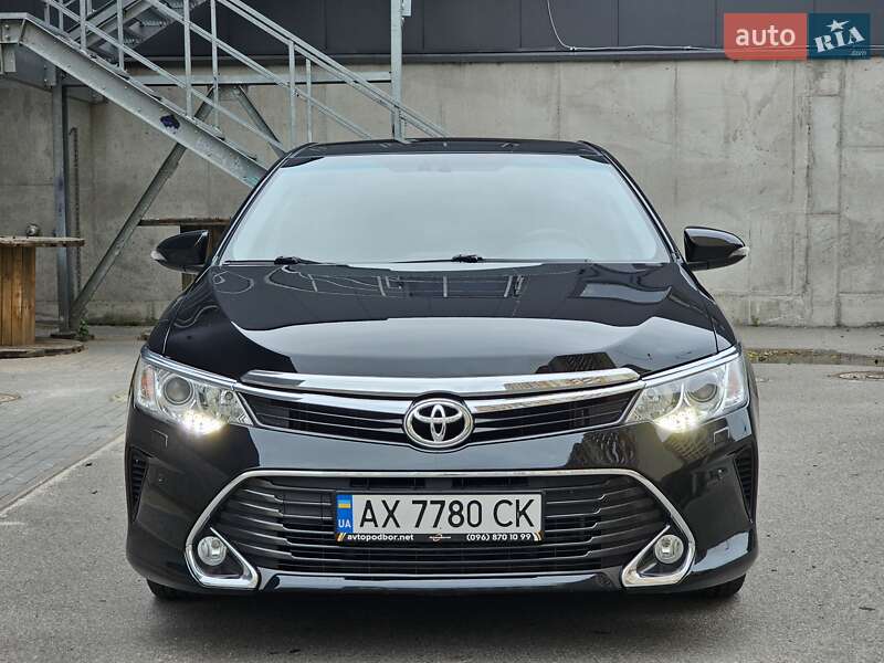 Седан Toyota Camry 2017 в Киеве фото 8 Седан Toyota Camry 2017 в Киеве