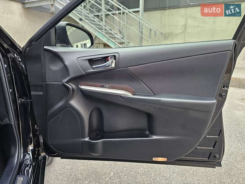 Седан Toyota Camry 2017 в Киеве фото 29 Седан Toyota Camry 2017 в Киеве