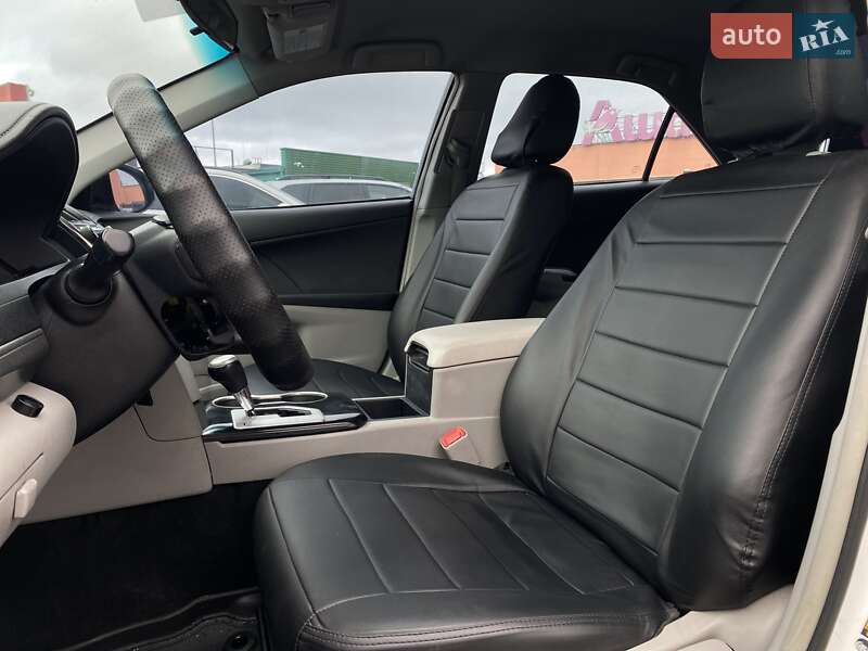 Седан Toyota Camry 2014 в Киеве фото 6 Седан Toyota Camry 2014 в Киеве