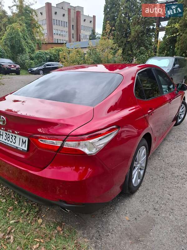 Седан Toyota Camry 2018 в Києві