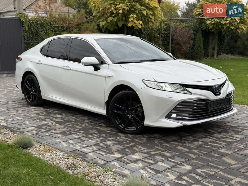 Седан Toyota Camry 2020 в Дніпрі фото Седан Toyota Camry 2020 в Дніпрі
