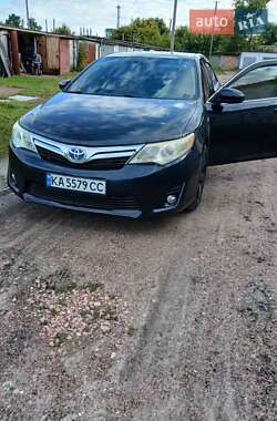 Седан Toyota Camry 2014 в Овруче