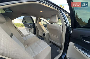 Седан Toyota Camry 2013 в 