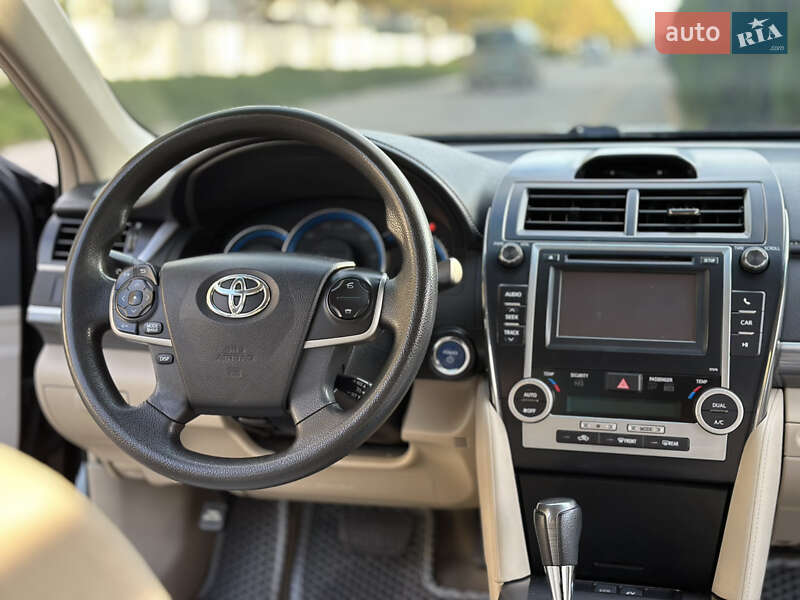 Седан Toyota Camry 2013 в Одесі