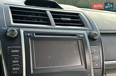 Седан Toyota Camry 2013 в 