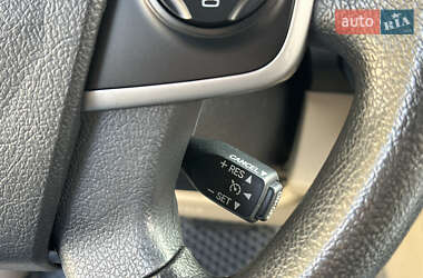 Седан Toyota Camry 2013 в 