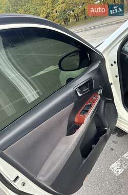 Седан Toyota Camry 2013 в 