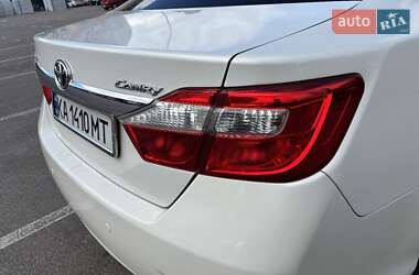 Седан Toyota Camry 2013 в 