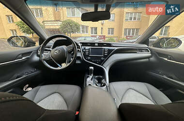 Седан Toyota Camry 2018 в 