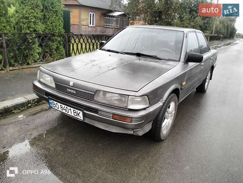 Седан Toyota Camry 1989 в Зорі фото Седан Toyota Camry 1989 в Зорі