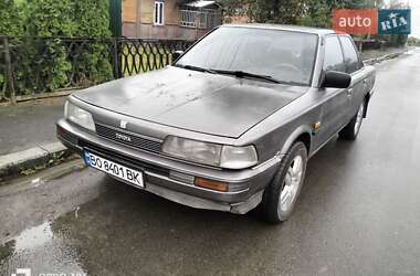 Седан Toyota Camry 1989 в 