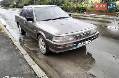 Седан Toyota Camry 1989 в 