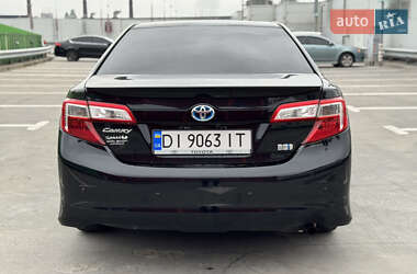 Седан Toyota Camry 2013 в 