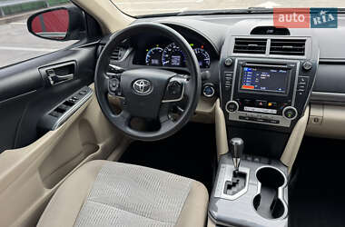 Седан Toyota Camry 2013 в 