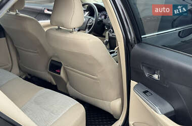 Седан Toyota Camry 2013 в 