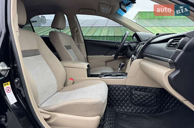 Седан Toyota Camry 2013 в 