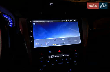 Седан Toyota Camry 2015 в  фото 49 Седан Toyota Camry 2015 в