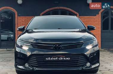 Седан Toyota Camry 2014 в Николаеве
