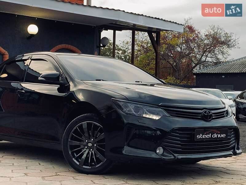 Седан Toyota Camry 2014 в Николаеве