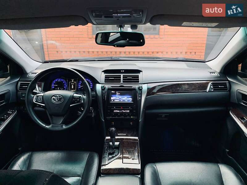 Седан Toyota Camry 2014 в Николаеве