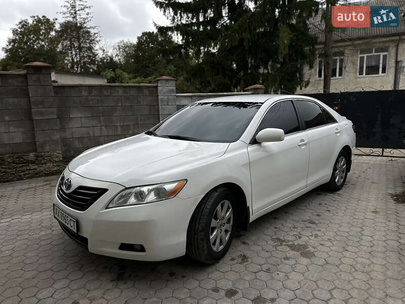 Седан Toyota Camry 2008 в Кременце