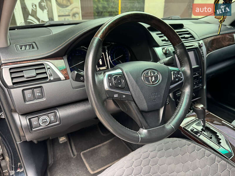 Седан Toyota Camry 2014 в Врадиевке