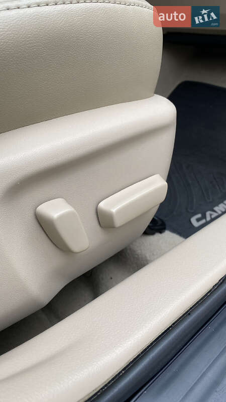 Седан Toyota Camry 2014 в Киеве