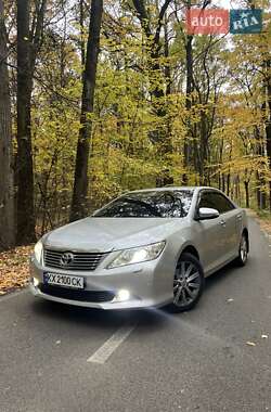 Седан Toyota Camry 2011 в Харькове