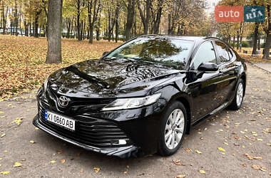 Седан Toyota Camry 2018 в 