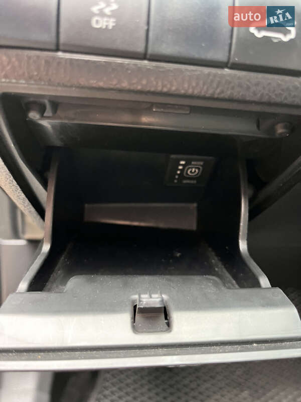 Седан Toyota Camry 2018 в Киеве фото 31 Седан Toyota Camry 2018 в Киеве