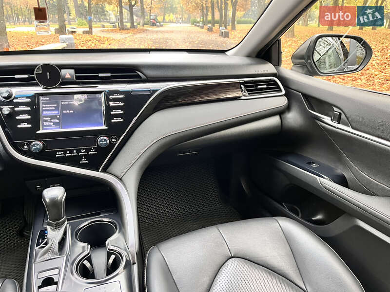Седан Toyota Camry 2018 в Киеве фото 28 Седан Toyota Camry 2018 в Киеве