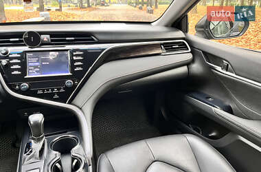 Седан Toyota Camry 2018 в 