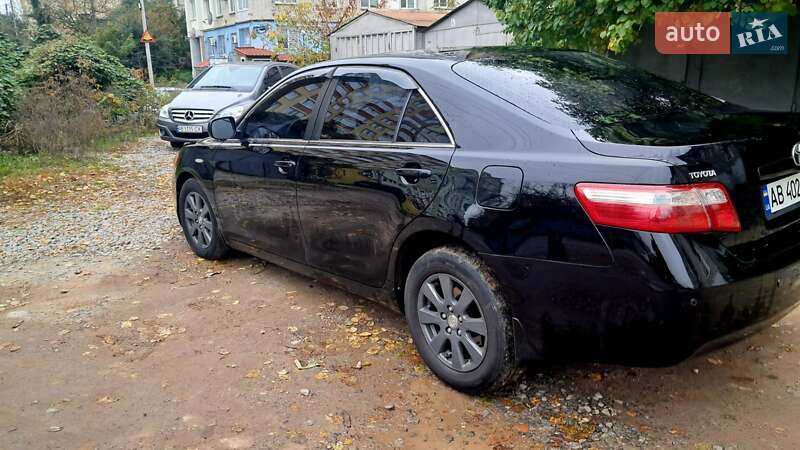 Седан Toyota Camry 2008 в Виннице