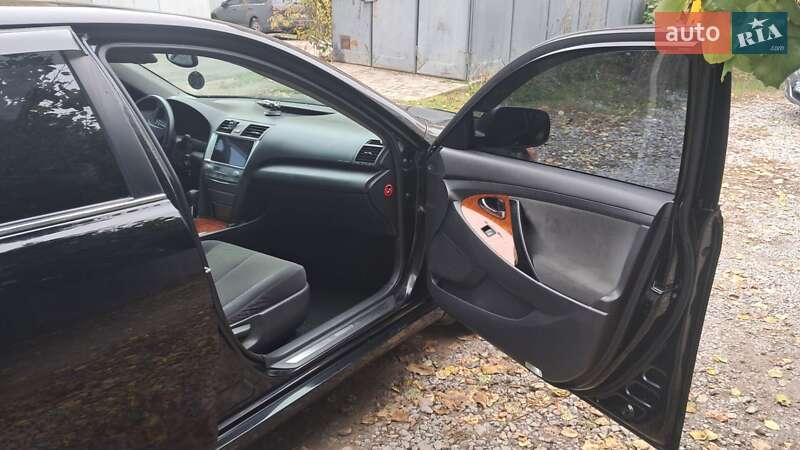 Седан Toyota Camry 2008 в Виннице