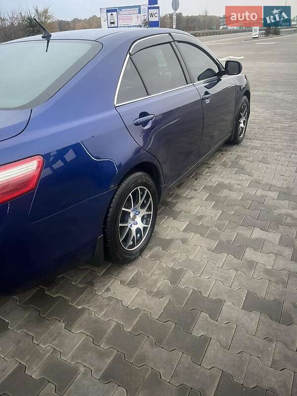 Седан Toyota Camry 2007 в Кагарлыке